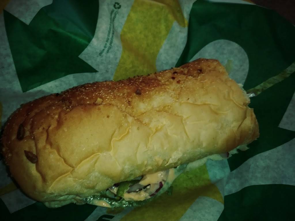 Subway | restaurant | 8424 Eager Rd, Brentwood, MO 63144, USA | 3149617665 OR +1 314-961-7665