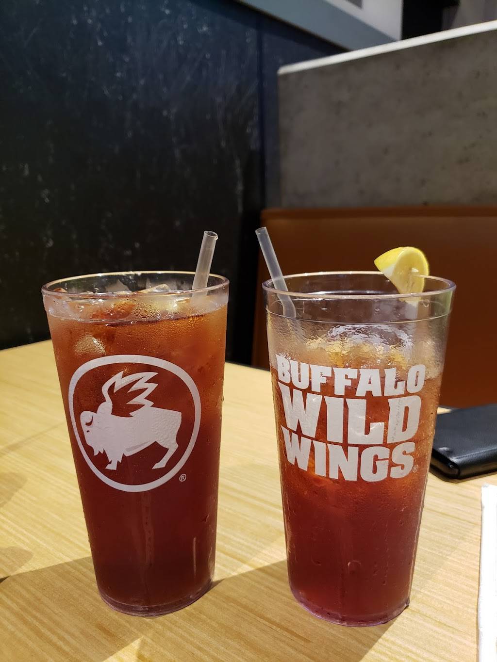 Buffalo Wild Wings | restaurant | 4058 Tampa Rd Suite #1, Oldsmar, FL 34677, USA | 8138149900 OR +1 813-814-9900