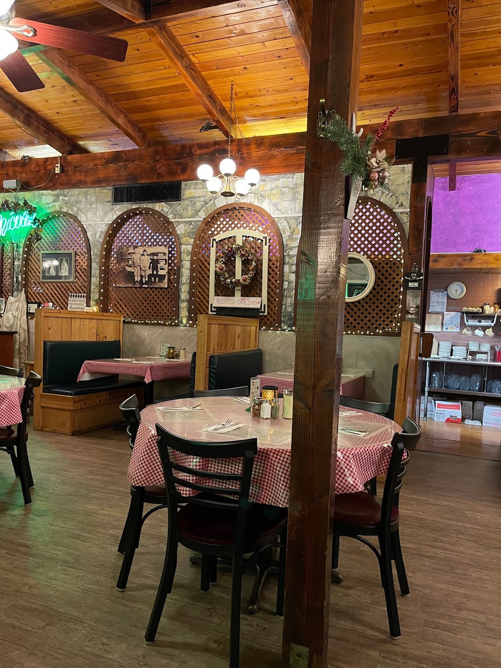 DeNicolas | restaurant | 3520 SE Powell Blvd, Portland, OR 97202, USA | 5032395221 OR +1 503-239-5221