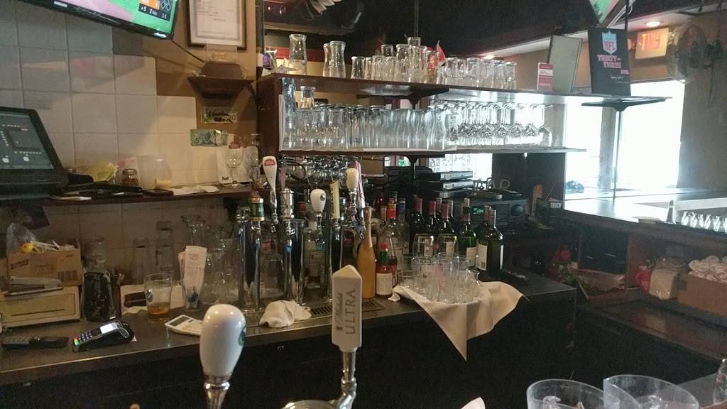 Cudas Tap & Grill | restaurant | 1107 Lorne Park Rd, Mississauga, ON L5H 3A1, Canada | 9052743318 OR +1 905-274-3318