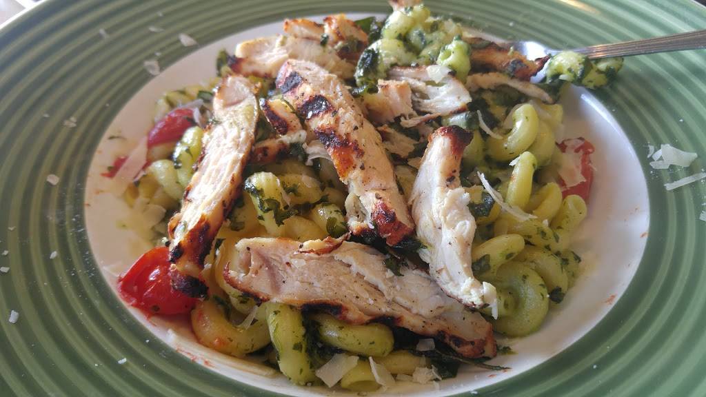 Applebees Grill + Bar | restaurant | 232 Indian Brook Rd, Dover, NH 03820, USA | 6037425707 OR +1 603-742-5707