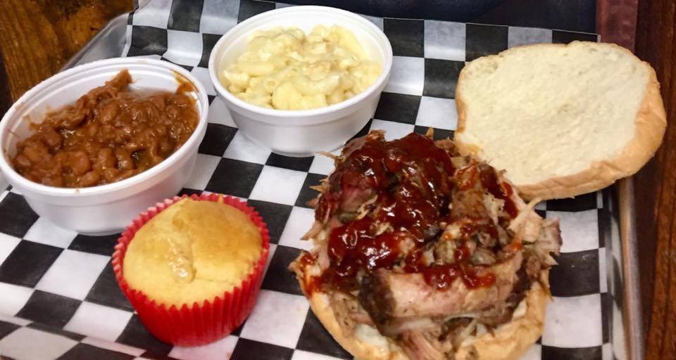 TeeDawgs BBQ | restaurant | 307 W Washington St, Charles Town, WV 25414, USA | 3047252271 OR +1 304-725-2271
