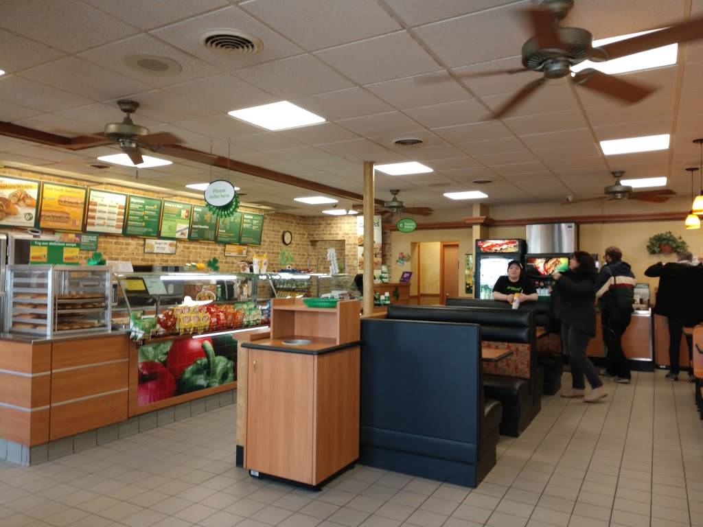 Subway | restaurant | 18 S Main St, Oberlin, OH 44074, USA | 4407747827 OR +1 440-774-7827