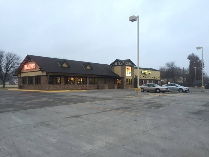 Braums Ice Cream & Burger Restaurant | restaurant | 801 N Summit St, Arkansas City, KS 67005, USA | 6204421548 OR +1 620-442-1548