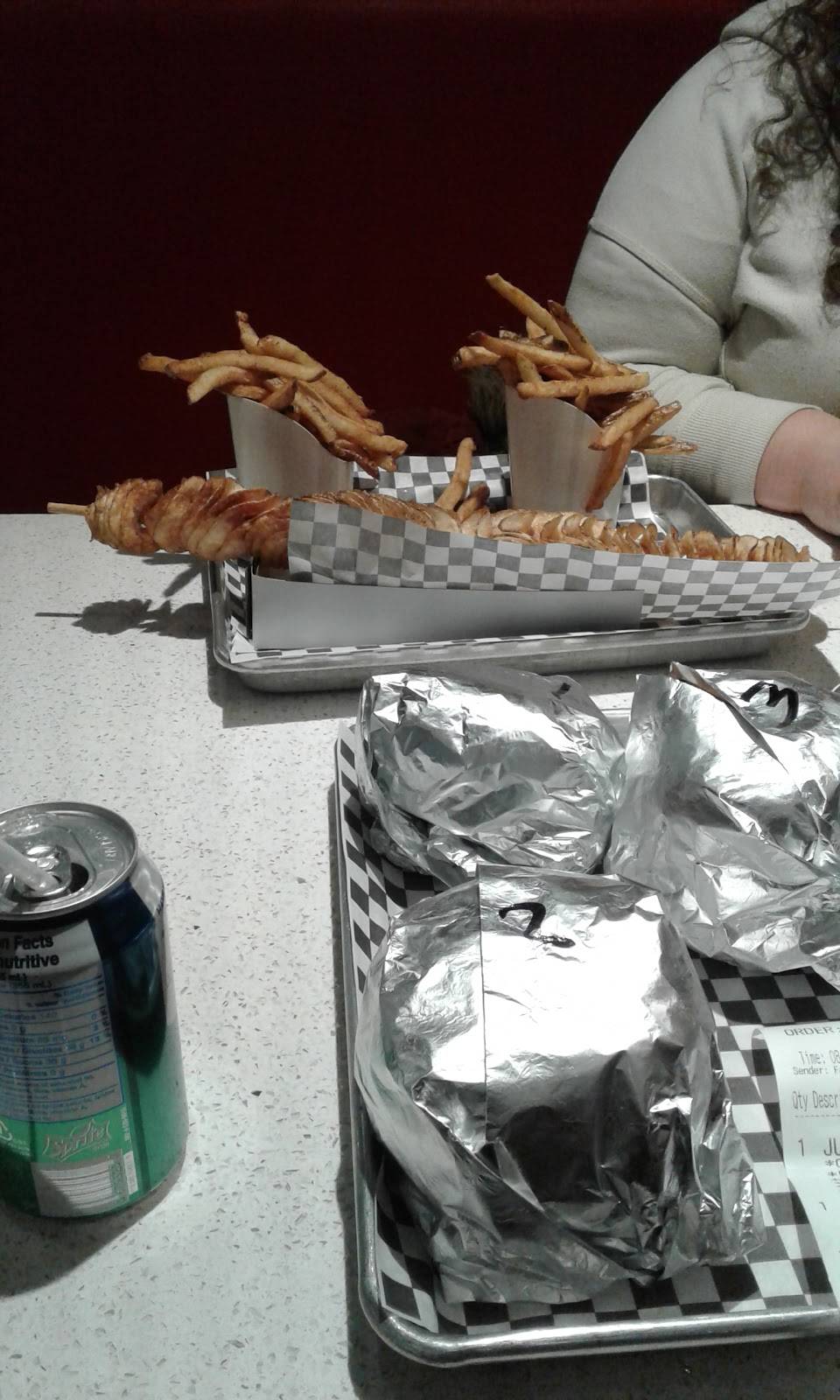 Burger Factory Milton | restaurant | 265 Main St E, Milton, ON L9T 1P1, Canada | 9058789898 OR +1 905-878-9898