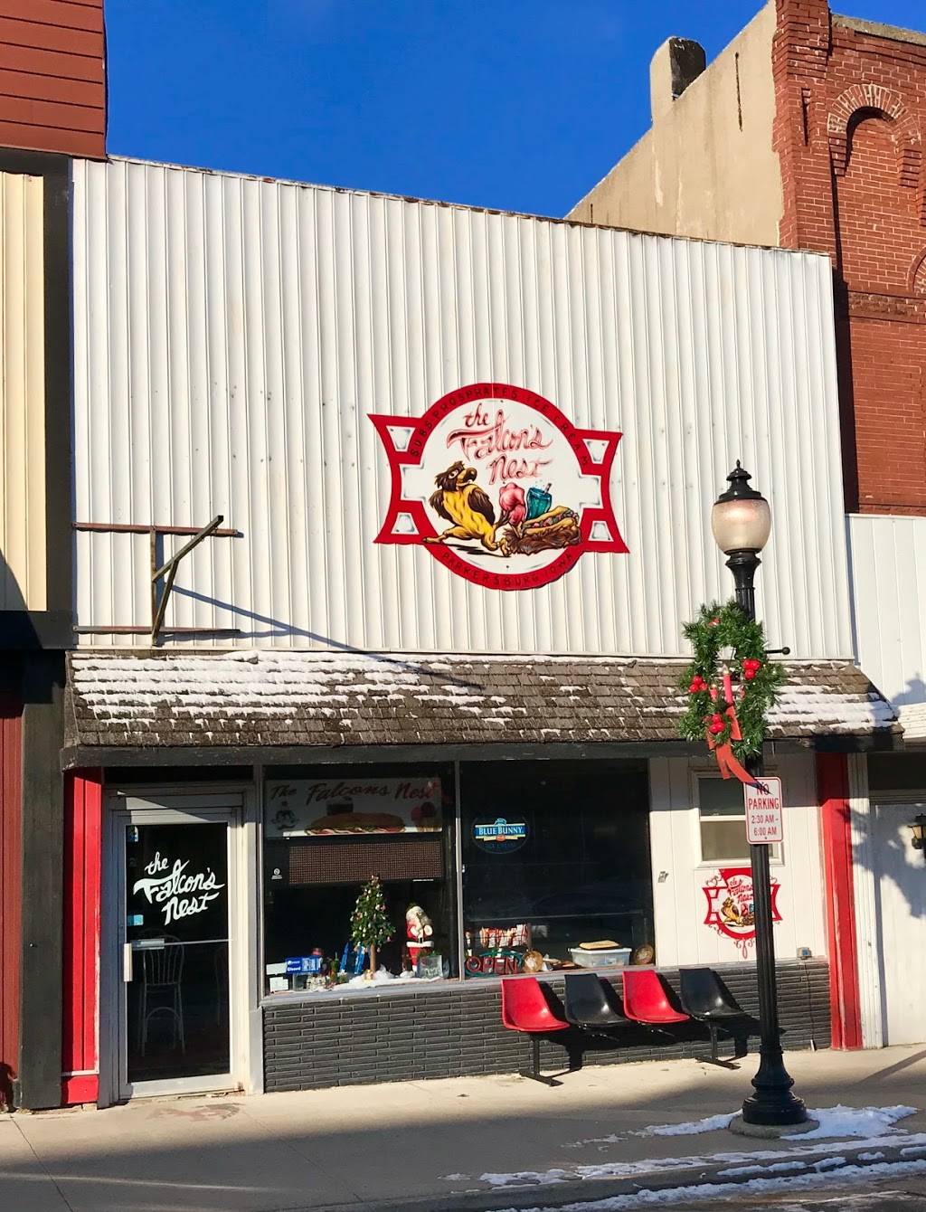 Falcons Nest | restaurant | 223 3rd St, Parkersburg, IA 50665, USA | 3193462314 OR +1 319-346-2314