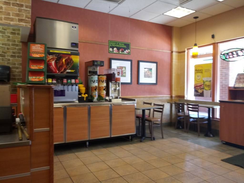 Subway | restaurant | 4487 Forest Park Ave, St. Louis, MO 63108, USA | 3146523200 OR +1 314-652-3200