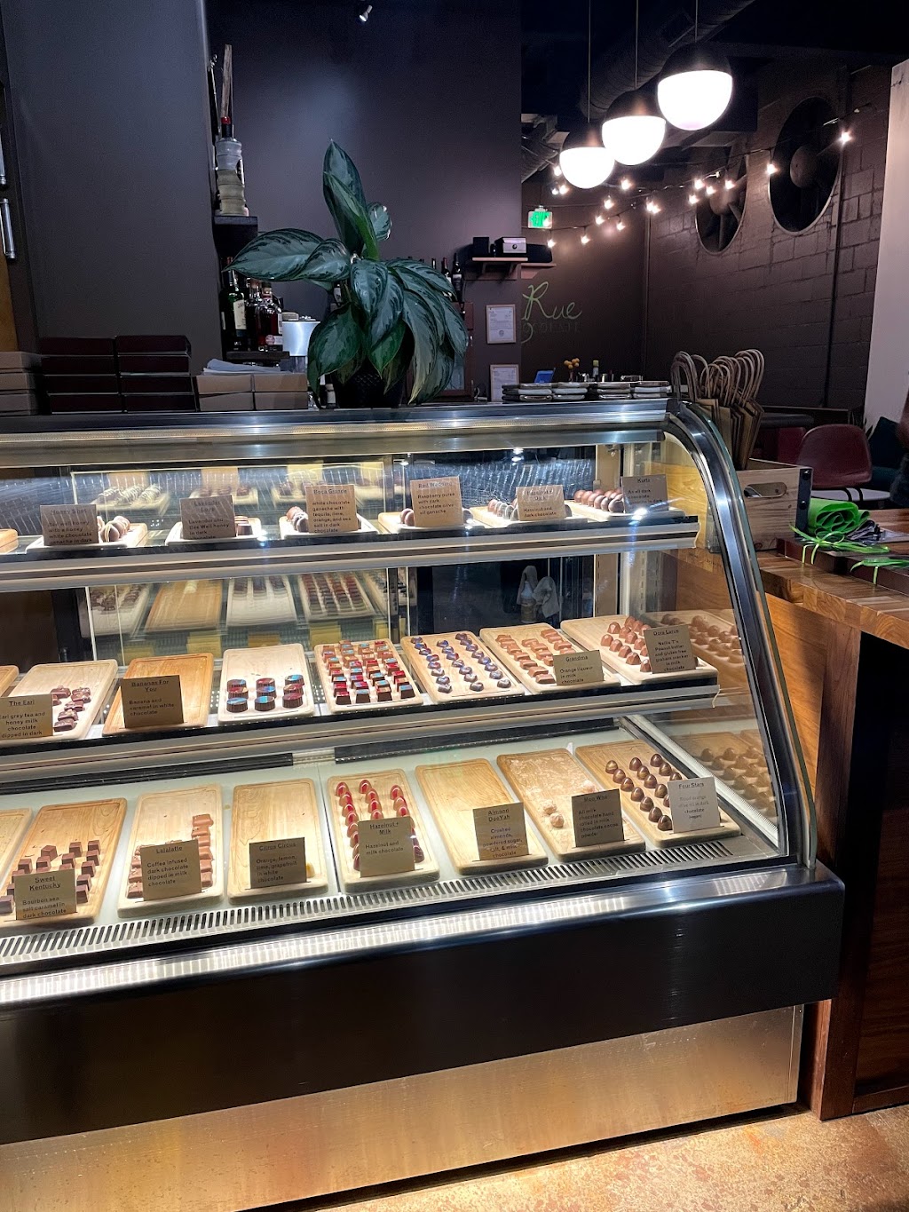 LaRue Fine Chocolate | restaurant | 556 Perry Ave B115, Greenville, SC 29611, USA | 8642637083 OR +1 864-263-7083