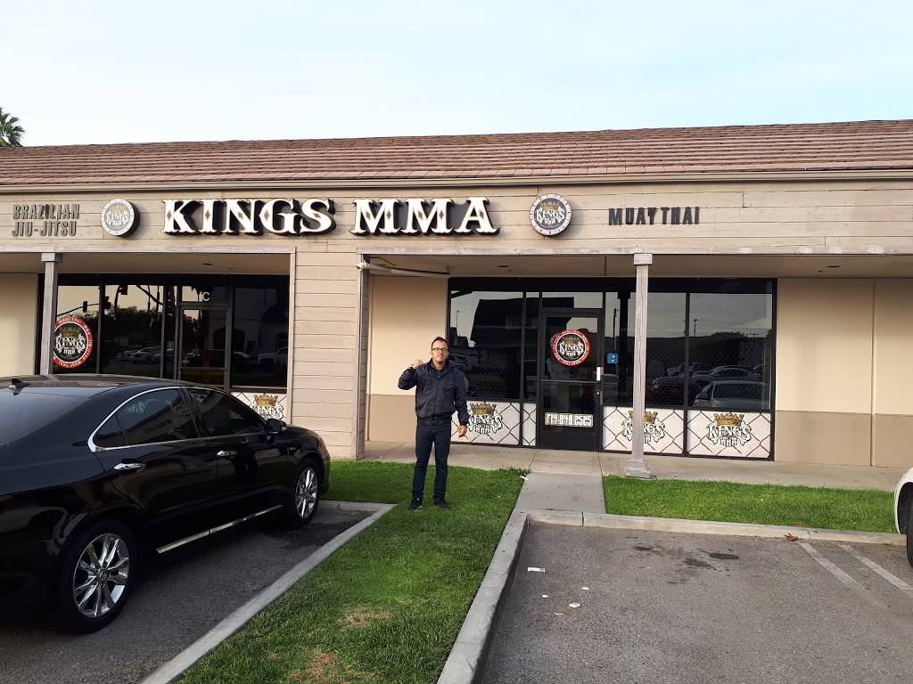 Kellys Donuts & Burgers | restaurant | 7391 Warner Ave, Huntington Beach, CA 92647, USA | 7145967888 OR +1 714-596-7888