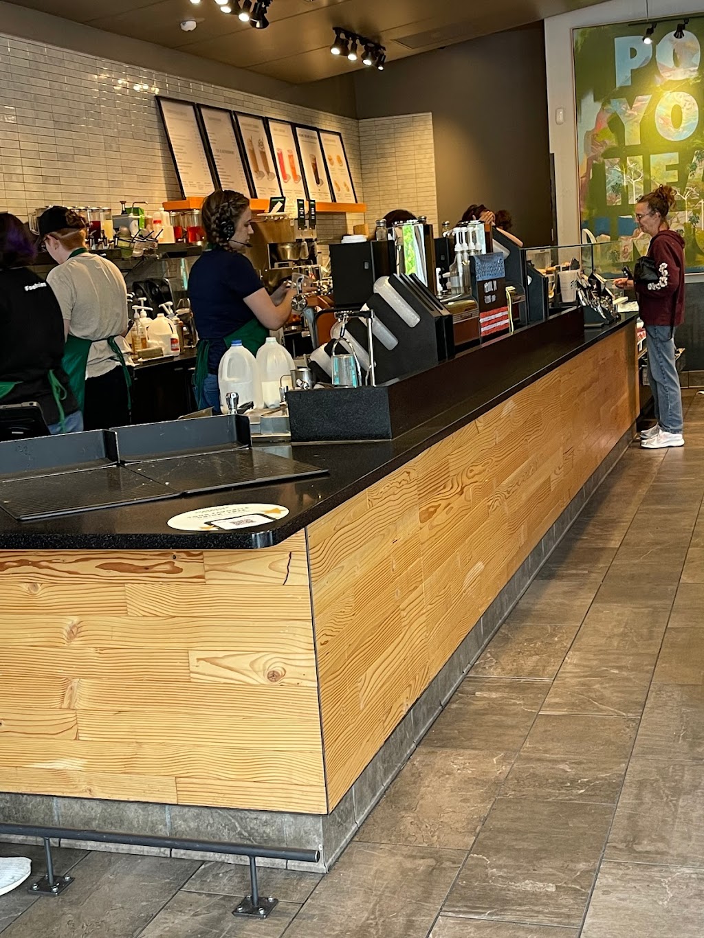 Starbucks | cafe | 216 W Manson Hwy, Chelan, WA 98816, USA | 5096820715 OR +1 509-682-0715