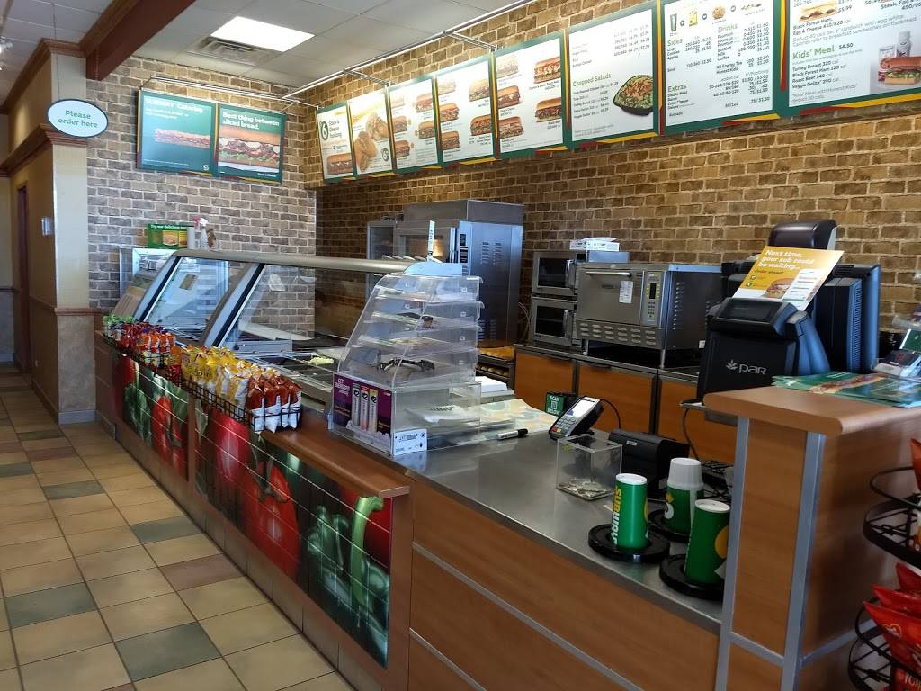 Subway Restaurants | restaurant | 1107 Mount Prospect Plaza, Space #10, Mount Prospect Plaza Shop Ctr, Mt Prospect, IL 60056, USA | 8473986802 OR +1 847-398-6802