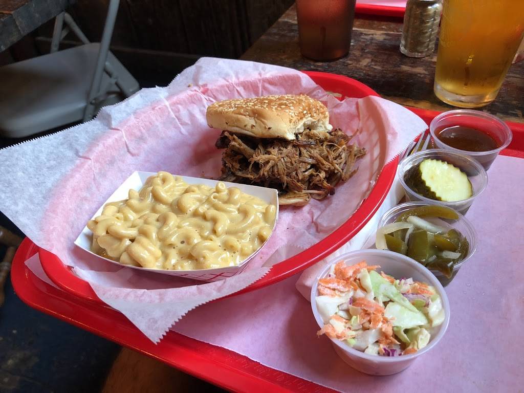 Mables Smokehouse & Banquet Hall | restaurant | 44 Berry St, Brooklyn, NY 11249, USA | 7182186655 OR +1 718-218-6655