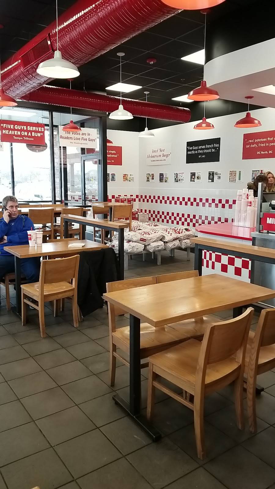 Five Guys | meal takeaway | 9330 76th St, Pleasant Prairie, WI 53158, USA | 2625645625 OR +1 262-564-5625
