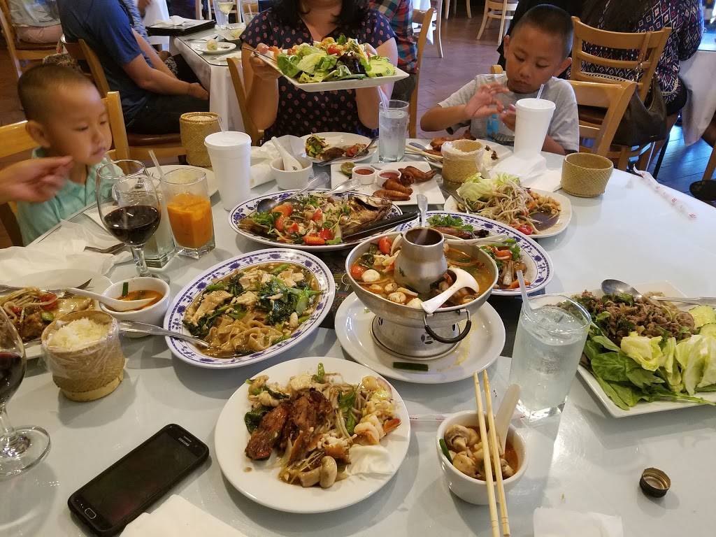 Thai Country | restaurant | 151 W Bullard Ave, Clovis, CA 93612, USA | 5592986697 OR +1 559-298-6697