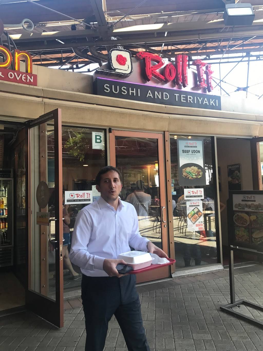 Roll It Sushi & Teriyaki | restaurant | 100 Citadel Dr, Los Angeles, CA 90040, USA | 3237251470 OR +1 323-725-1470