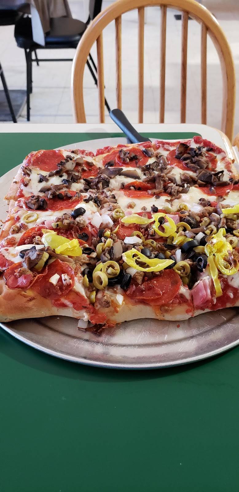 Boggs Pizza & Grill | restaurant | 220 Main St, Middlebourne, WV 26149, USA | 3047580554 OR +1 304-758-0554