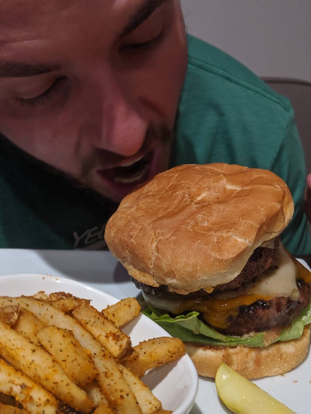 Burger Theory | restaurant | 6638 S Nome St, Centennial, CO 80111, USA | 3037083008 OR +1 303-708-3008