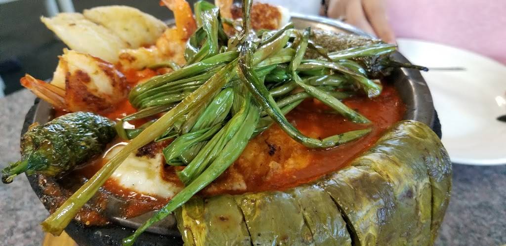 Mariscolandia | restaurant | 115 N McKinley St Ste 101, Corona, CA 92879, USA | 9515208762 OR +1 951-520-8762