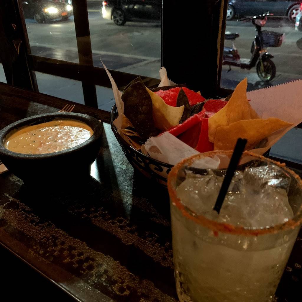 Shortys | restaurant | 229 Flatbush Ave, Brooklyn, NY 11217, USA | 9179666026 OR +1 917-966-6026