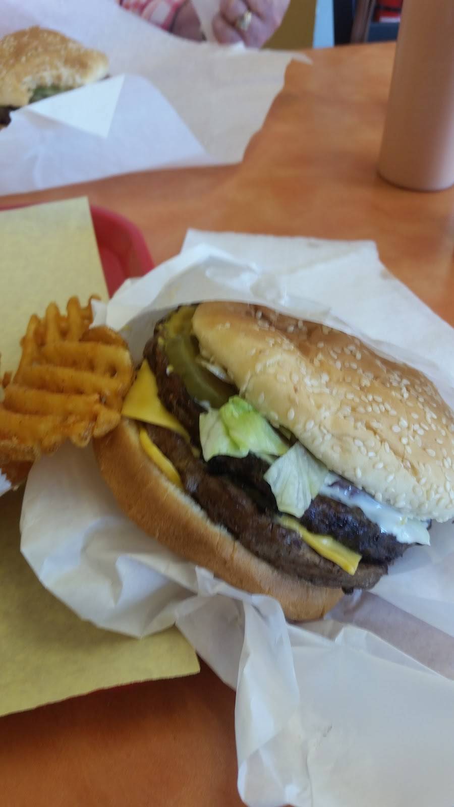 Herfys Burger | restaurant | 315 Cooper Point Rd NW #105, Olympia, WA 98502, USA | 3607530605 OR +1 360-753-0605