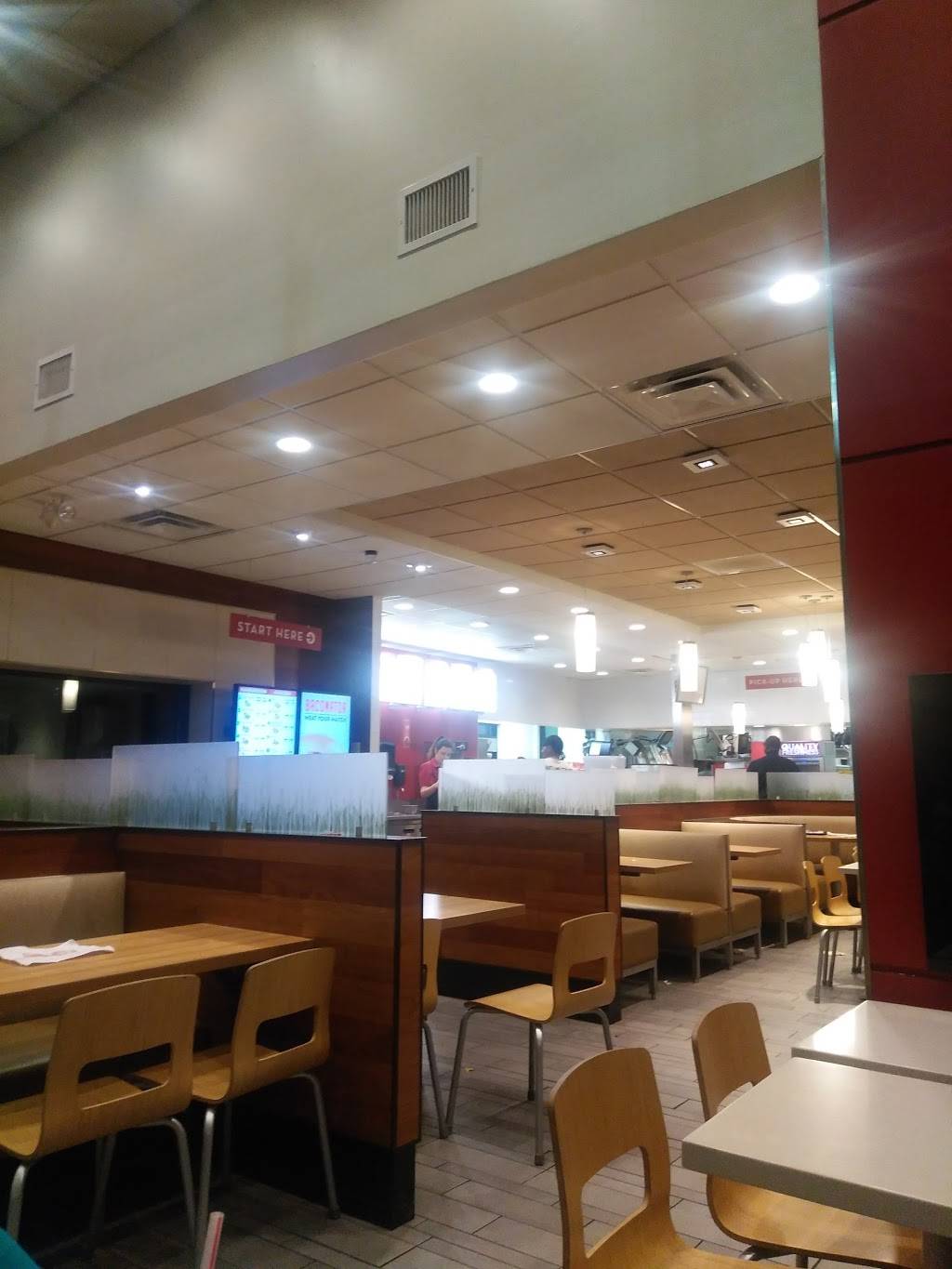 Wendys | restaurant | 1401 Woodward Ave, Muscle Shoals, AL 35661, USA | 2563819470 OR +1 256-381-9470