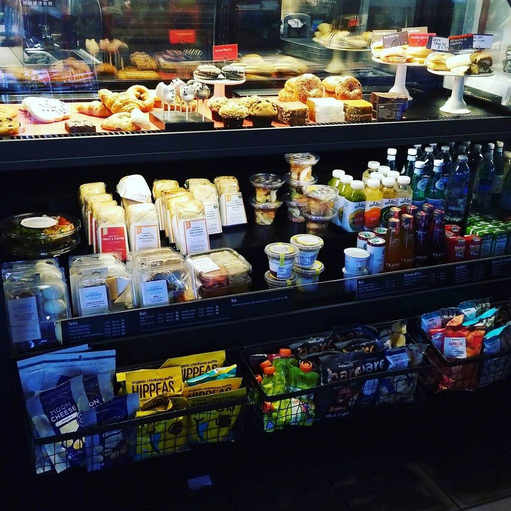 Starbucks | cafe | 90 Solano Square, Benicia, CA 94510, USA | 7077466473 OR +1 707-746-6473