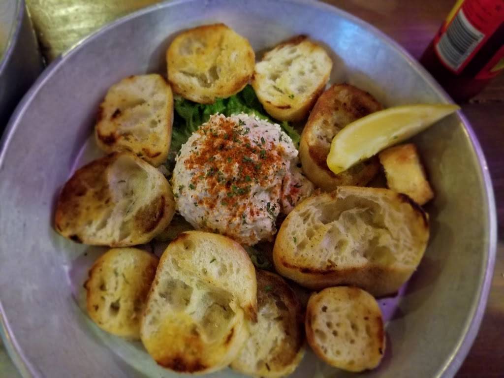 Shuckin Shack Oyster Bar | restaurant | 3620 Pelham Rd #4, Greenville, SC 29615, USA | 8643358975 OR +1 864-335-8975