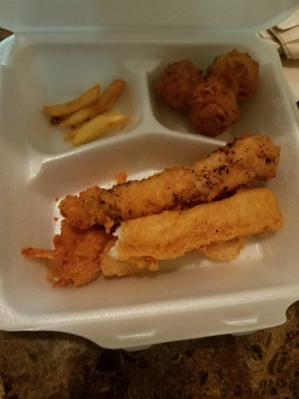 Captain Ds | restaurant | 2850 S Hamilton Rd, Columbus, OH 43232, USA | 6148668005 OR +1 614-866-8005