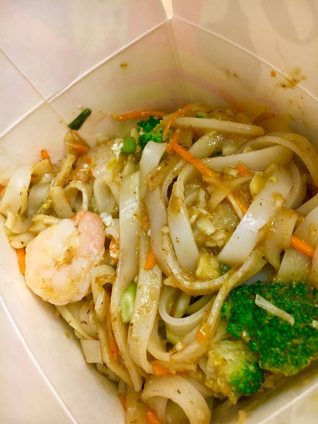 Wok to Walk | restaurant | 695 Broad St, block 52, Newark, NJ 07102, USA | 9736222681 OR +1 973-622-2681