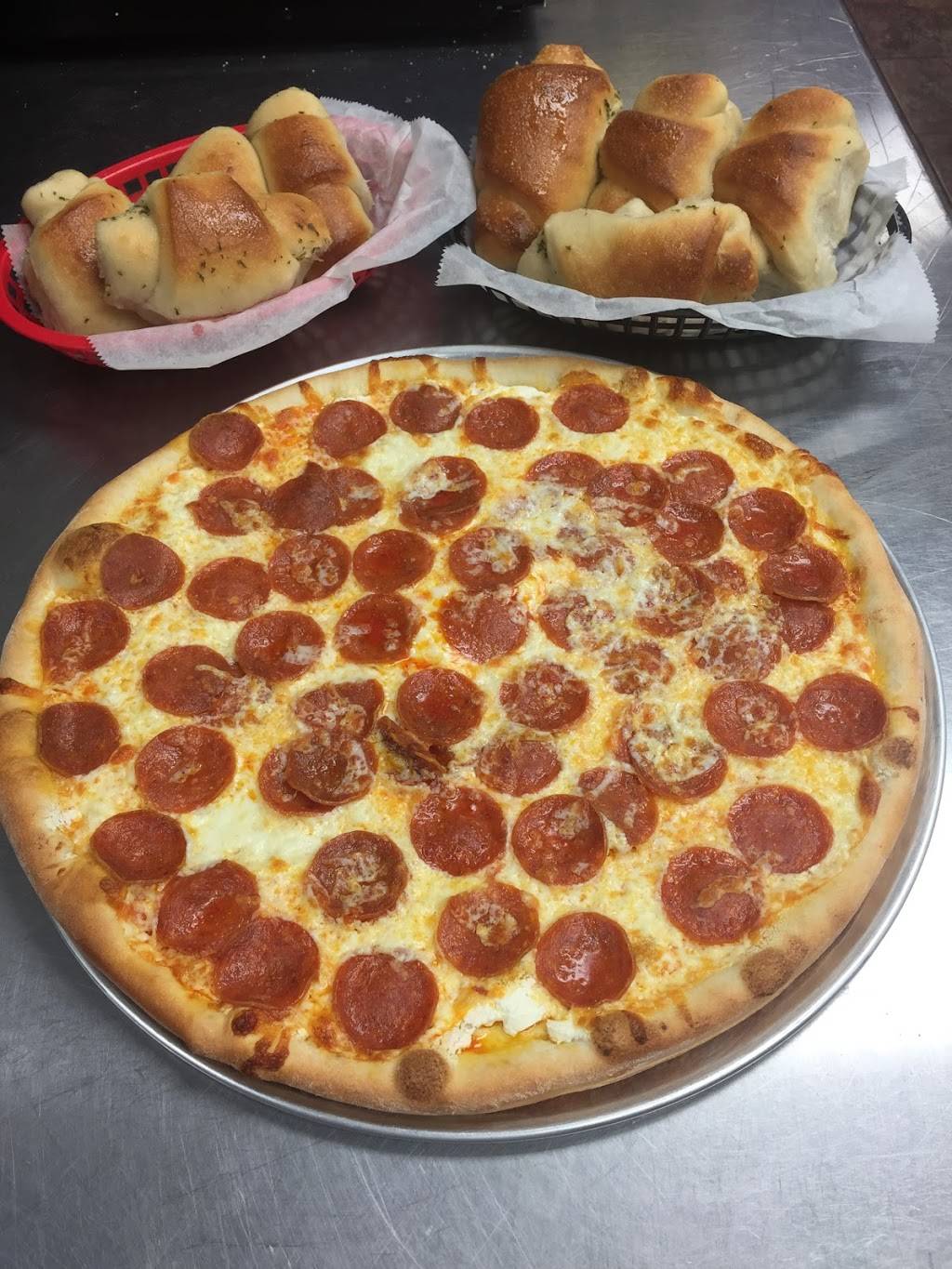 Italianos Restaurant | restaurant | 5442 River Oaks Blvd, River Oaks, TX 76114, USA | 8177207388 OR +1 817-720-7388