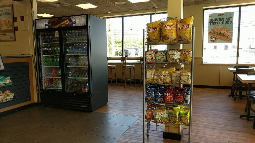 DAngelo Grilled Sandwiches | restaurant | 385 Jefferson Blvd, Warwick, RI 02886, USA | 4017376660 OR +1 401-737-6660