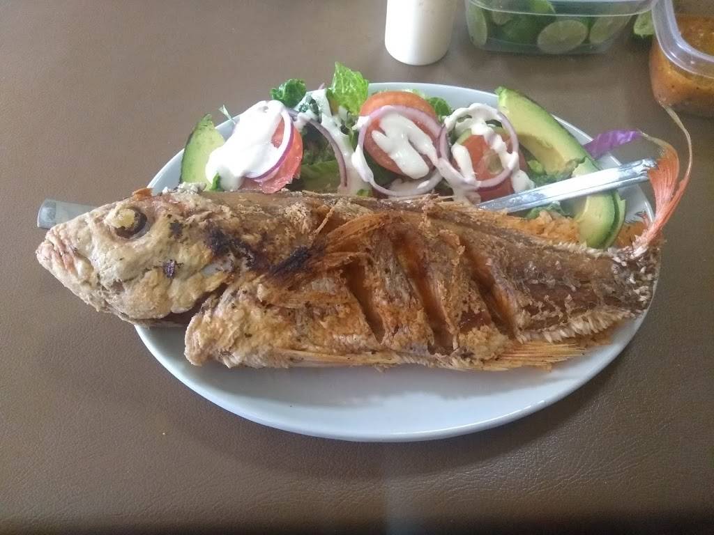 Mi Jacalito Mariscos | restaurant | Blvd. Benito Juárez 586, Centro Playas, 22710 Rosarito, B.C., Mexico | 016611200679 OR +52 661 120 0679