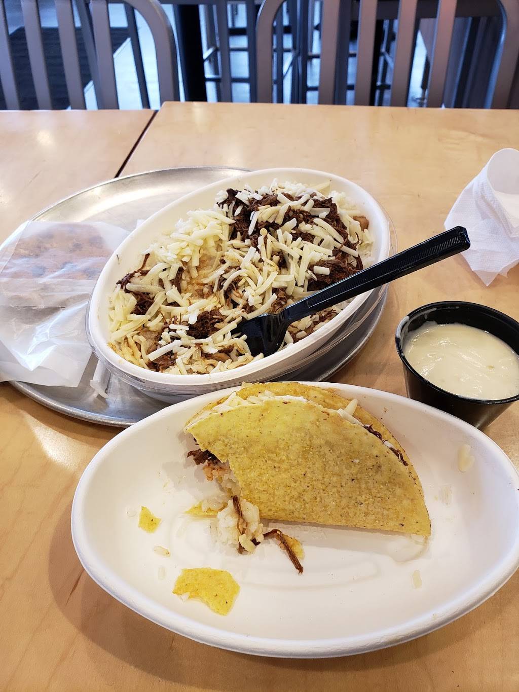 Hot Head Burritos | restaurant | 6011 Glenway Ave, Cincinnati, OH 45211, USA | 5138823678 OR +1 513-882-3678