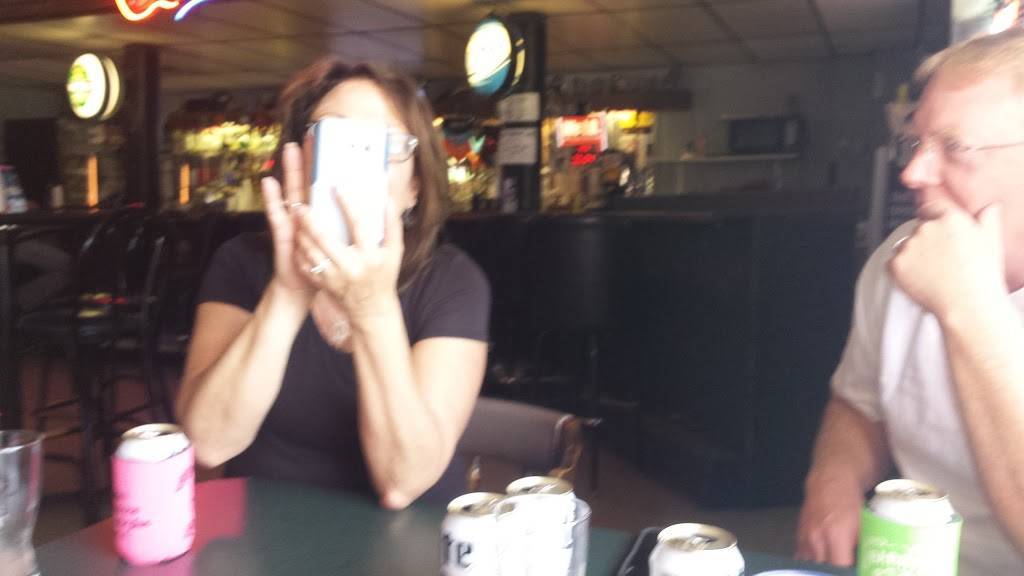 Choppers Bar & Grill Inc | restaurant | 17228 IL-5, East Moline, IL 61244, USA | 3094961070 OR +1 309-496-1070