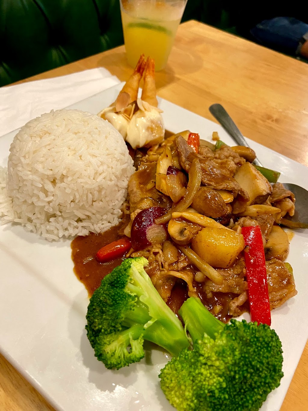 Saints Alp Teahouse | cafe | 2157 S China Pl, Chicago, IL 60616, USA | 3128428882 OR +1 312-842-8882