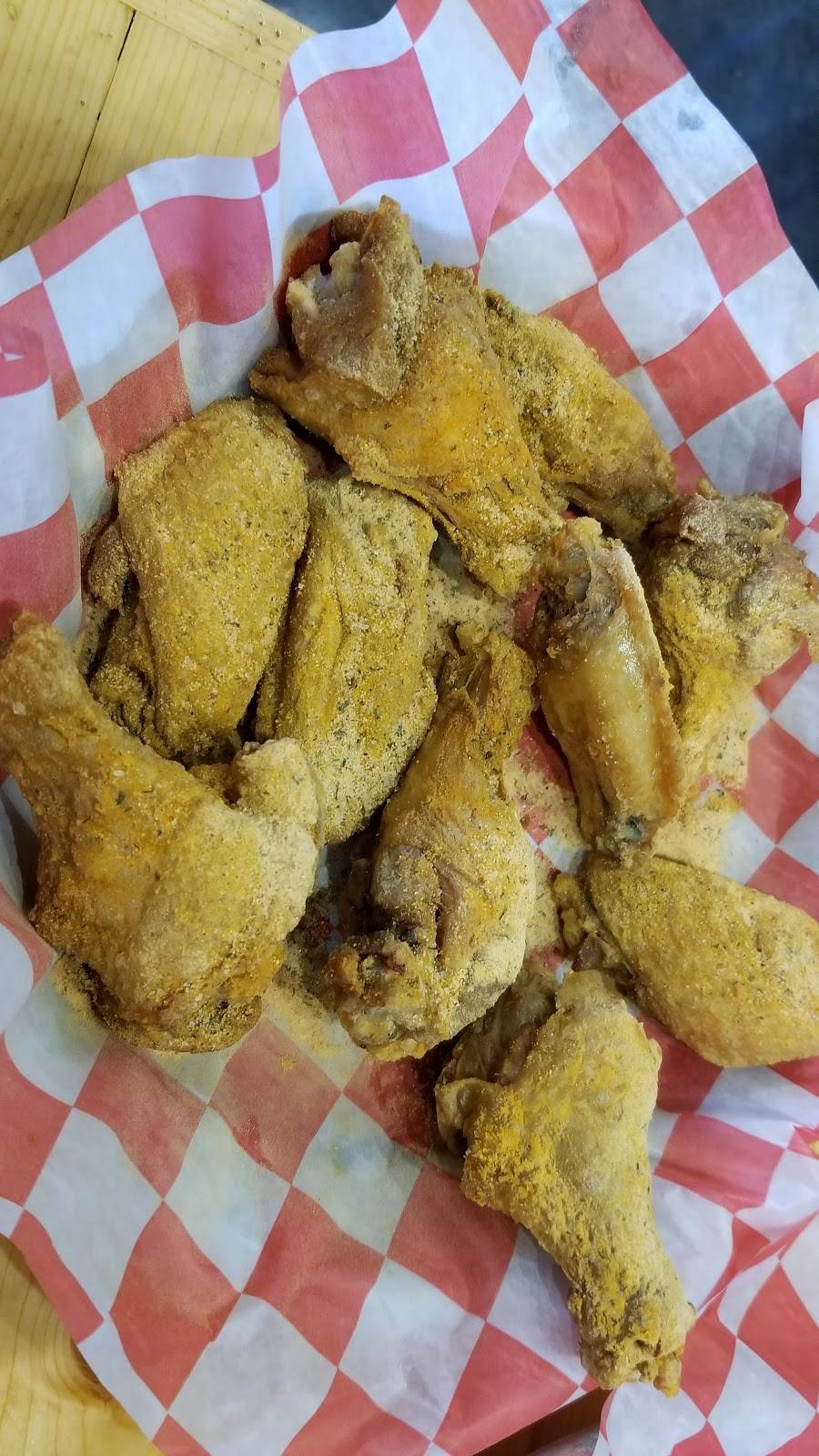 Cluckers Shepherdsville | restaurant | 544 Conestoga Pkwy, Shepherdsville, KY 40165, USA | 5025319188 OR +1 502-531-9188