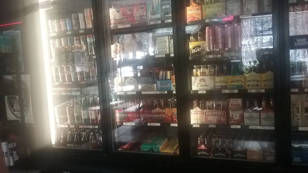 Six Pacs N More | restaurant | 308 Parkhill Dr, Johnstown, PA 15909, USA | 8142544282 OR +1 814-254-4282