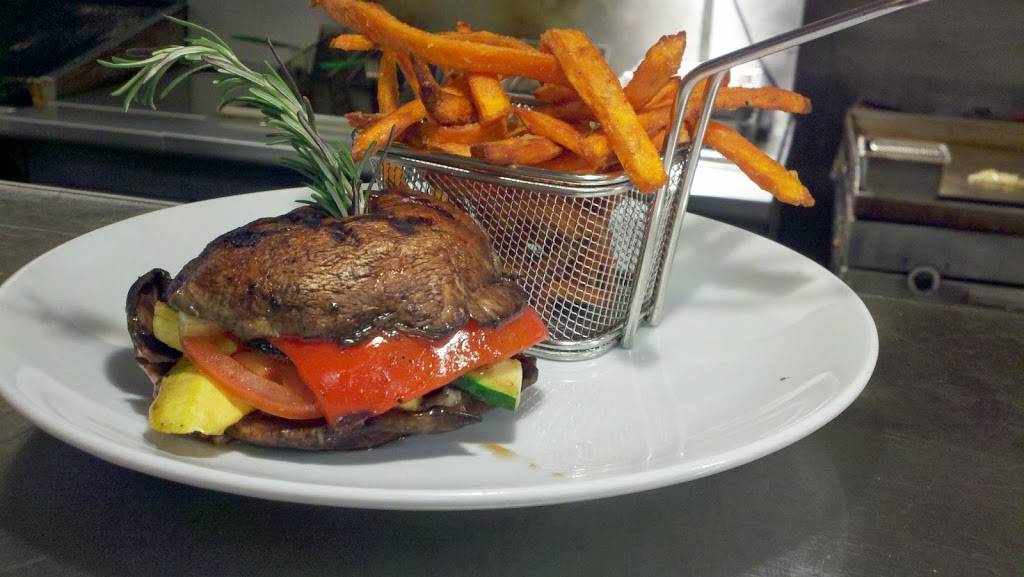 Liberty Tavern | restaurant | 1001 Cass St, Omaha, NE 68102, USA | 4029984321 OR +1 402-998-4321