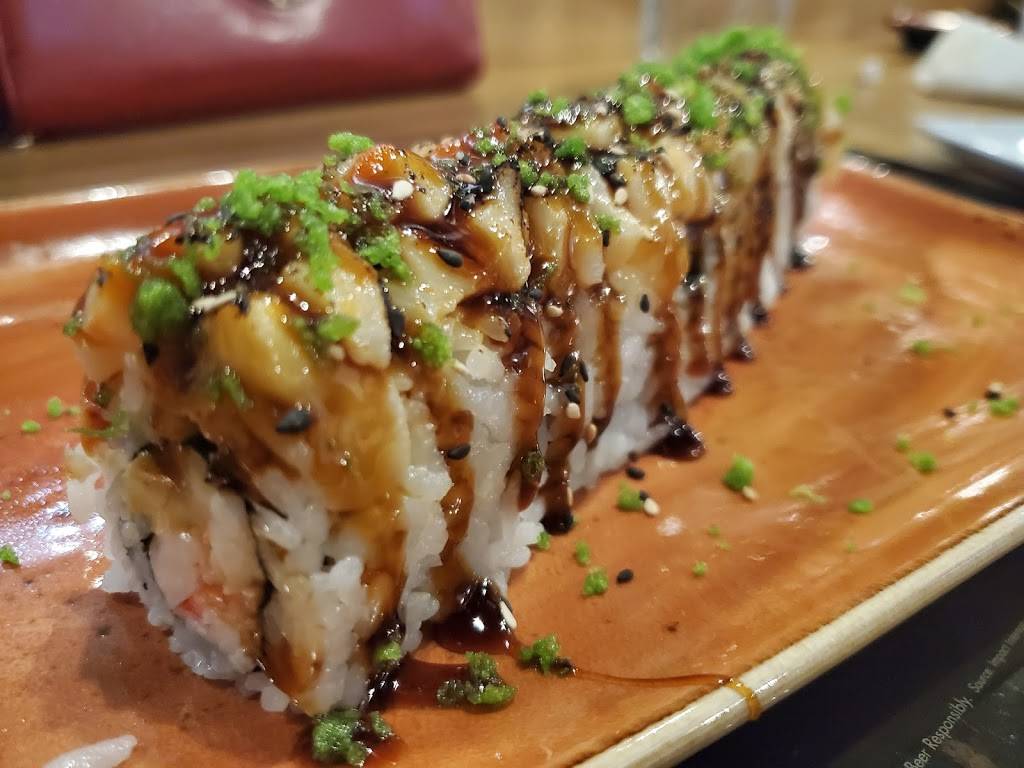 Makoto Sushi | restaurant | 2301 N Zaragoza Rd #209, El Paso, TX 79938, USA | 9153040345 OR +1 915-304-0345