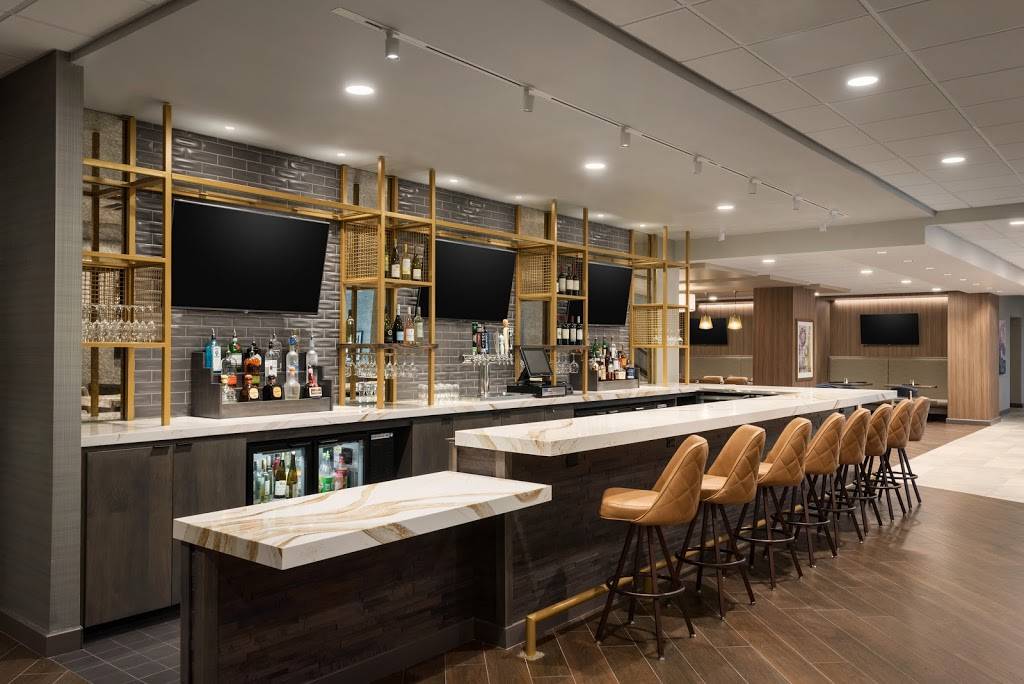 McKnights Kitchen & Tap | restaurant | 2201 Burns Ave, St Paul, MN 55119, USA | 6517312220 OR +1 651-731-2220