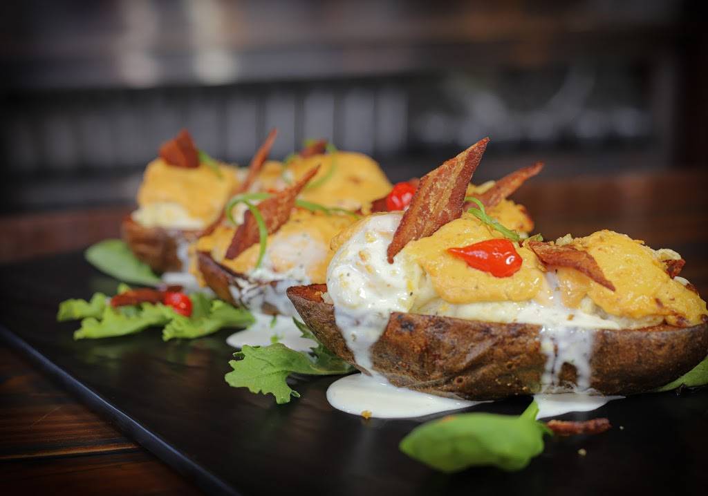 Marlins Brewhouse University Village | restaurant | 19800 Village Center Dr Suite 235, Fort Myers, FL 33913, USA | 2397906573 OR +1 239-790-6573