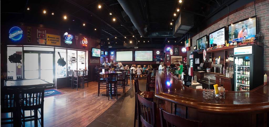 The Fieldhouse Bar & Grill | restaurant | 1200 W Main St #24, Peoria, IL 61606, USA | 3094949600 OR +1 309-494-9600