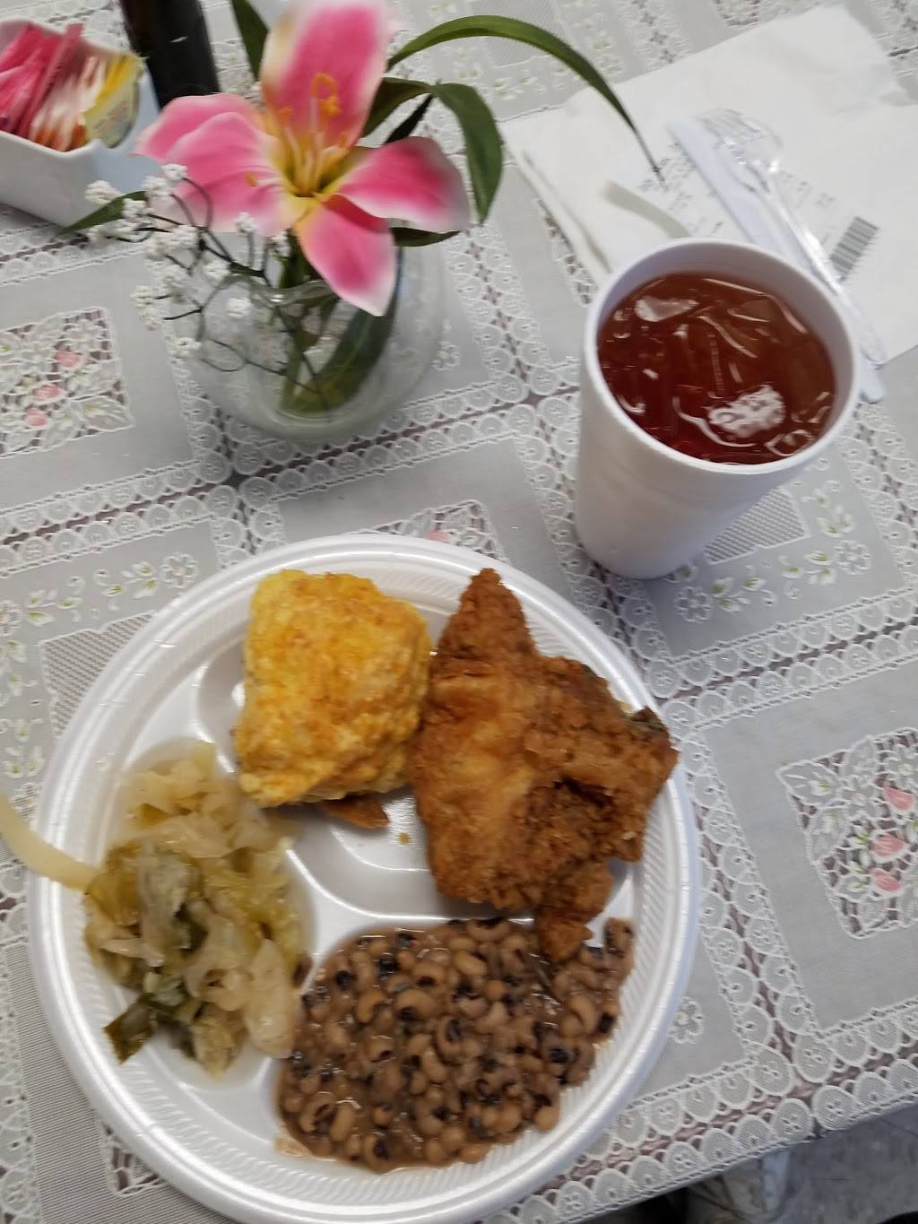 Candy-Sues | restaurant | 1810 N Pine St, Lumberton, NC 28358, USA | 9108024111 OR +1 910-802-4111