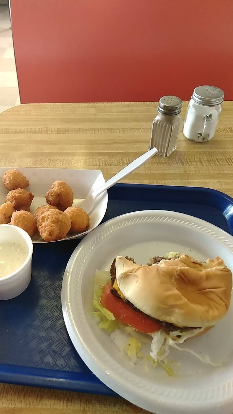 Donnas Malt Shop | restaurant | 210 Madison St, Muskogee, OK 74403, USA | 9184875105 OR +1 918-487-5105