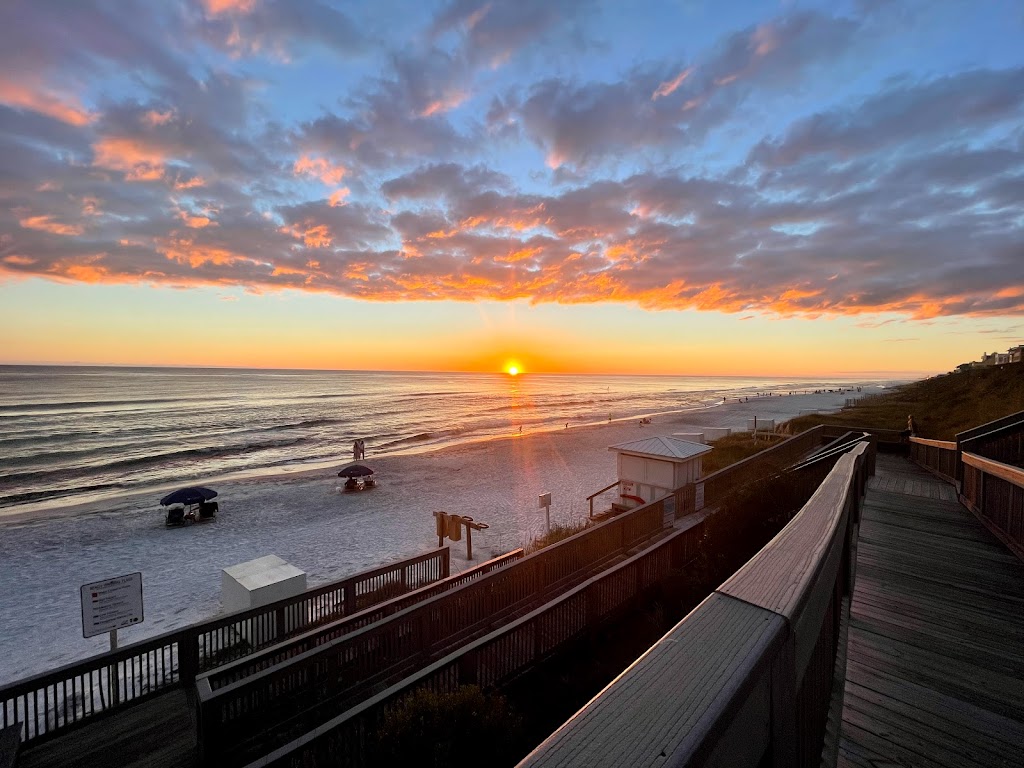 Crabby Steves Highpointe | restaurant | 10254 E County Hwy 30A, Rosemary Beach, FL 32461, USA | 8502310999 OR +1 850-231-0999