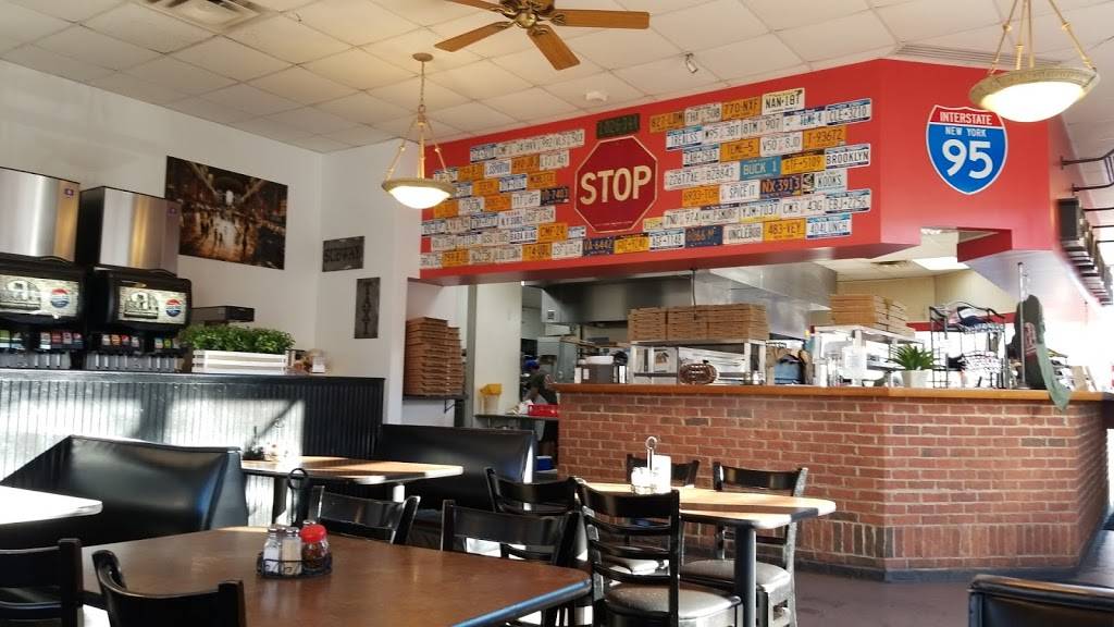 Brooklyn Boys Pizza | restaurant | 119 Marketplace Ave, Mooresville, NC 28117, USA | 7046962697 OR +1 704-696-2697