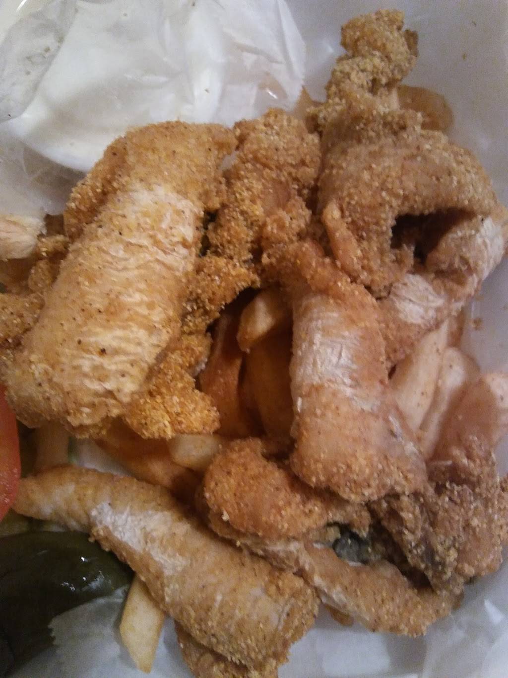 Ronnies Catfish & More | restaurant | 4158 E Rosedale St, Fort Worth, TX 76105, USA | 8175346038 OR +1 817-534-6038