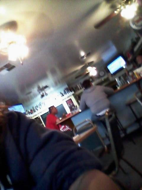 Lie-N Den | restaurant | 215 Niles Pl, Bakersfield, CA 93305, USA | 6613259765 OR +1 661-325-9765