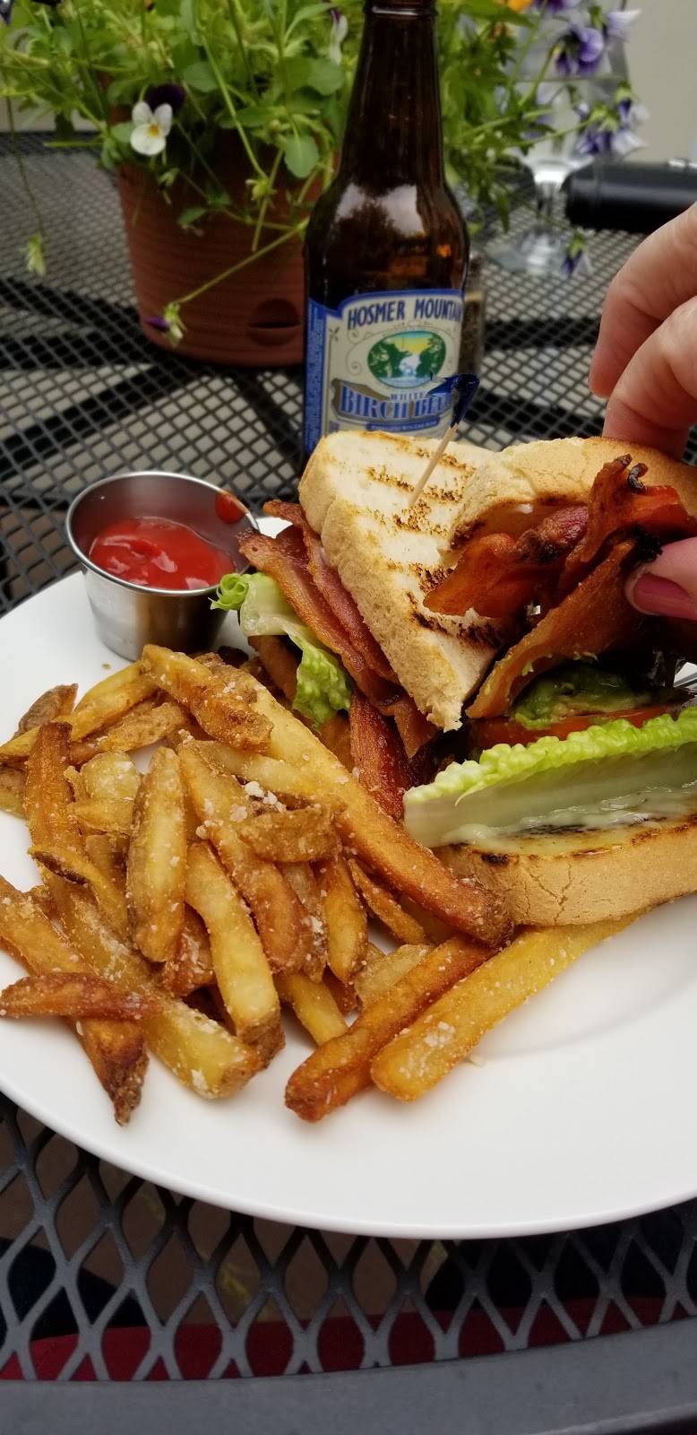 Grill 37 | restaurant | 37 Putnam Rd, Pomfret Center, CT 06259, USA | 8603155640 OR +1 860-315-5640