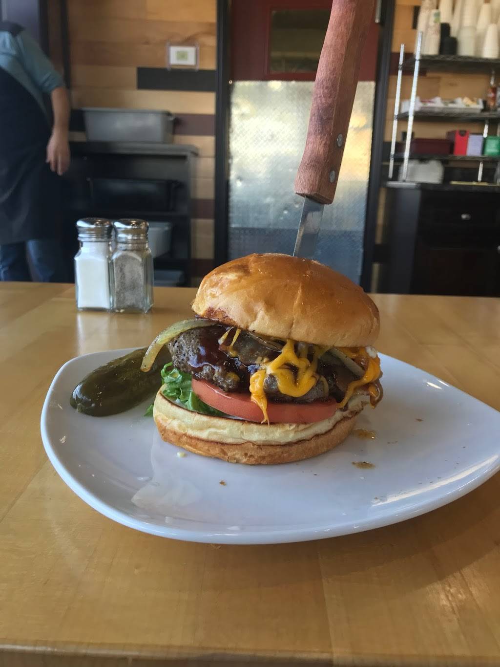 Gateway Deli | restaurant | 1175 E 14 Mile Rd, Troy, MI 48083, USA | 2483079266 OR +1 248-307-9266